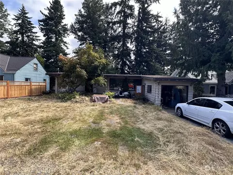 15540 Ashworth Ave N, Shoreline, WA 98133