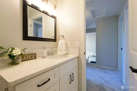 Bath - 306 Carley Pl, Enumclaw, WA 98022 photo 3 of 3