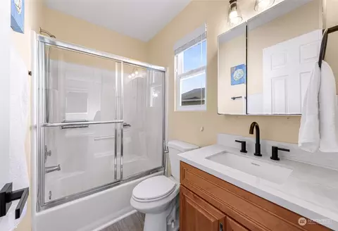 Bath - 13621 57th Dr SE, Everett, WA 98208 photo 2 of 2