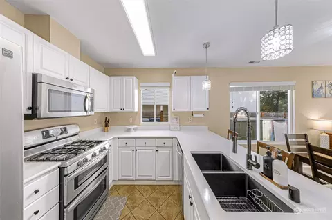 Kitchen - 13621 57th Dr SE, Everett, WA 98208 photo 1 of 3