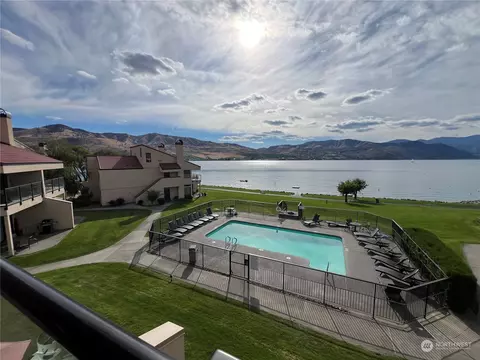 100 Lake Chelan Shores Dr #8-8 L, Chelan, WA 98816