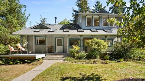 8487 NW Holly Rd, Bremerton, WA 98312