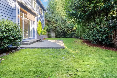 Exterior - 18529 33rd Ave SE, Bothell, WA 98012 photo 5 of 6