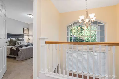 Entry Way - 18529 33rd Ave SE, Bothell, WA 98012 photo 3 of 4