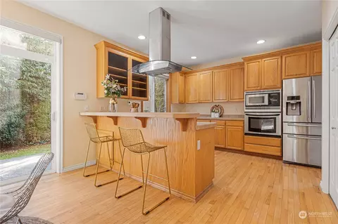Kitchen - 18529 33rd Ave SE, Bothell, WA 98012 photo 3 of 3