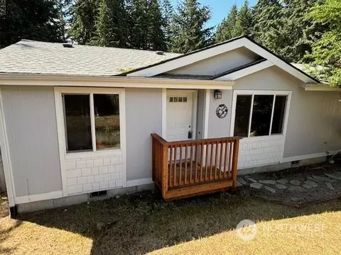 81 NE Allen Ct, Belfair, WA 98528
