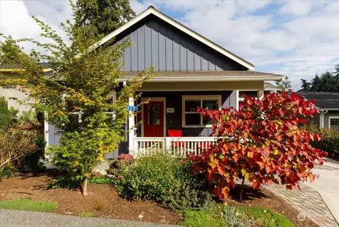 223 Clover Ct, Langley, WA 98260