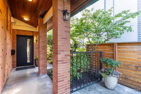 1546 15th Ave E, Seattle, WA 98112