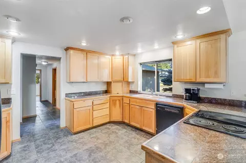18718 2nd Ave E, Spanaway, WA 98387 photo 4