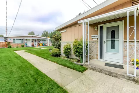 354 7th Pl SE #4, Puyallup, WA 98372