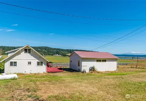106 E Frostad Rd, Oak Harbor, WA 98277