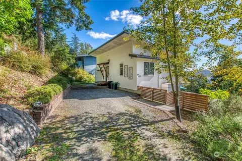 278 Geer Ln, Eastsound, WA 98245