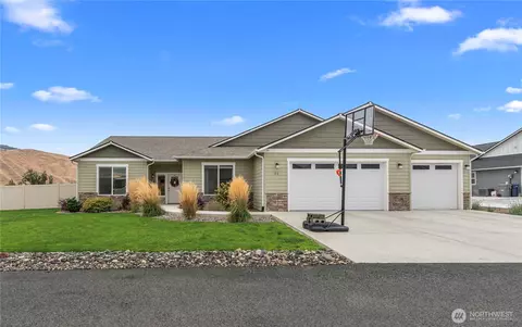 156 Starlight Ave, Wenatchee, WA 98801