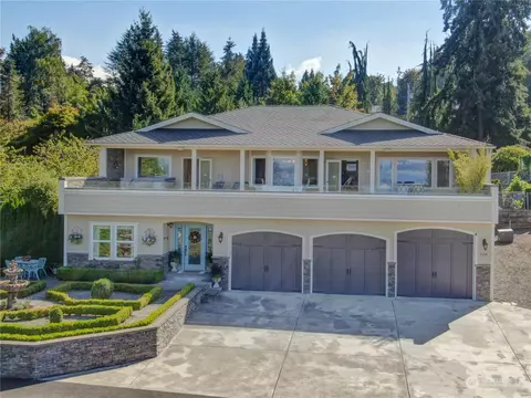 2324 Hillside Ln, Everett, WA 98203