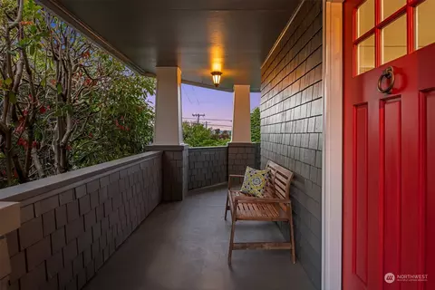 Exterior - 1101 E Lynn St, Seattle, WA 98102 photo 3 of 4