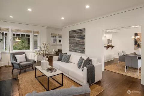 Living - 1101 E Lynn St, Seattle, WA 98102 photo 2 of 4