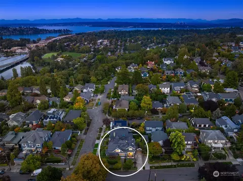 View/Area - 1101 E Lynn St, Seattle, WA 98102 photo 2 of 2