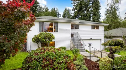 13315 3rd Ave NE, Seattle, WA 98125