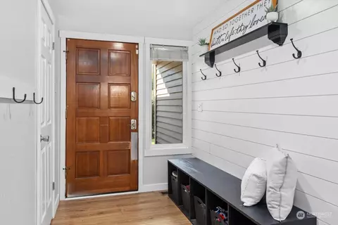 Entry Way - 5017 120th Pl SE, Everett, WA 98208 photo 2 of 2