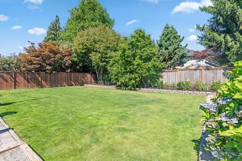 Exterior - 5017 120th Pl SE, Everett, WA 98208 photo 12 of 16