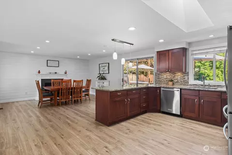 Kitchen - 5017 120th Pl SE, Everett, WA 98208 photo 5 of 5