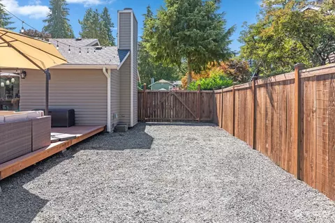 Exterior - 5017 120th Pl SE, Everett, WA 98208 photo 7 of 16