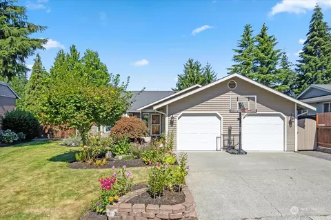Exterior - 5017 120th Pl SE, Everett, WA 98208 photo 3 of 16