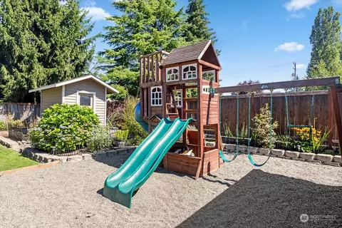 Exterior - 5017 120th Pl SE, Everett, WA 98208 photo 13 of 16