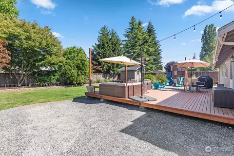 Exterior - 5017 120th Pl SE, Everett, WA 98208 photo 6 of 16