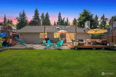 Exterior - 5017 120th Pl SE, Everett, WA 98208 photo 11 of 16