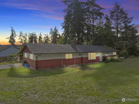 2615 Olympic Dr, Oak Harbor, WA 98277