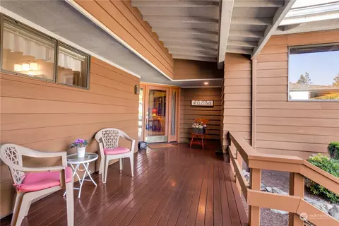 80 Swinomish Dr, La Conner, WA 98257