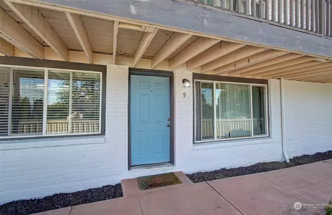 2102 NW Kelly Dr #9, Vancouver, WA 98665