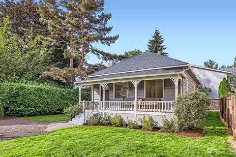 455 1st Ave NW, Issaquah, WA 98027