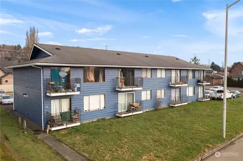 2425 Bay Ave, Hoquiam, WA 98550
