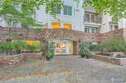 1525 NW 57th St #325, Seattle, WA 98107