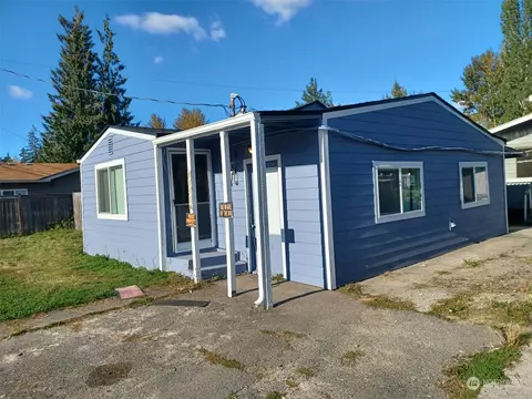 11303 Airport Rd, Everett, WA 98204