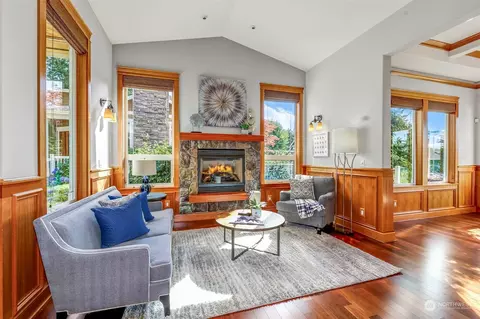 Living - 803 9th Ave S, Edmonds, WA 98020 photo 1 of 5