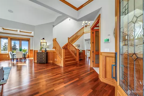 Entry Way - 803 9th Ave S, Edmonds, WA 98020 photo 2 of 2