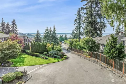 Exterior - 803 9th Ave S, Edmonds, WA 98020 photo 5 of 5