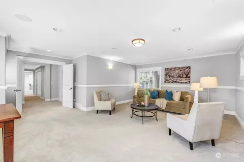 Living - 803 9th Ave S, Edmonds, WA 98020 photo 5 of 5
