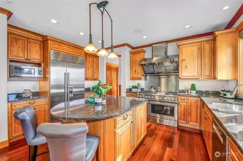 Kitchen - 803 9th Ave S, Edmonds, WA 98020 photo 4 of 4