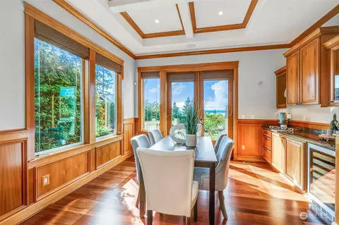 Dining - 803 9th Ave S, Edmonds, WA 98020 photo 1 of 4