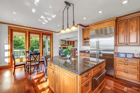 Kitchen - 803 9th Ave S, Edmonds, WA 98020 photo 3 of 4