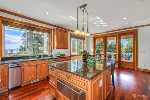 Kitchen - 803 9th Ave S, Edmonds, WA 98020 photo 1 of 4