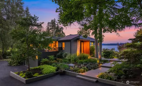 8600 NE County Park Rd, Bainbridge Island, WA 98110