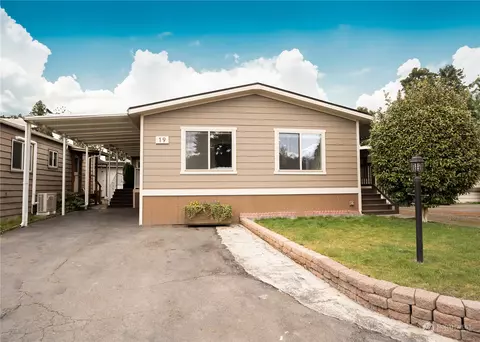 7031 NE 175th St #19, Kenmore, WA 98028