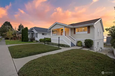 606 13th St, Bellingham, WA 98225