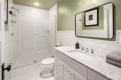 Bath - 185 34th Ave E, Seattle, WA 98112 photo 5 of 5