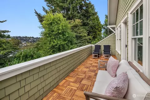 Exterior - 185 34th Ave E, Seattle, WA 98112 photo 4 of 7